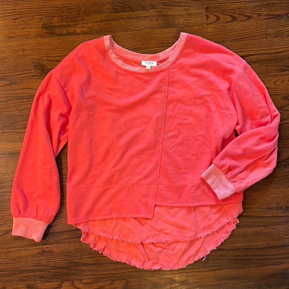 Umgee pink frayed hem long sleeve blouse/sweater small